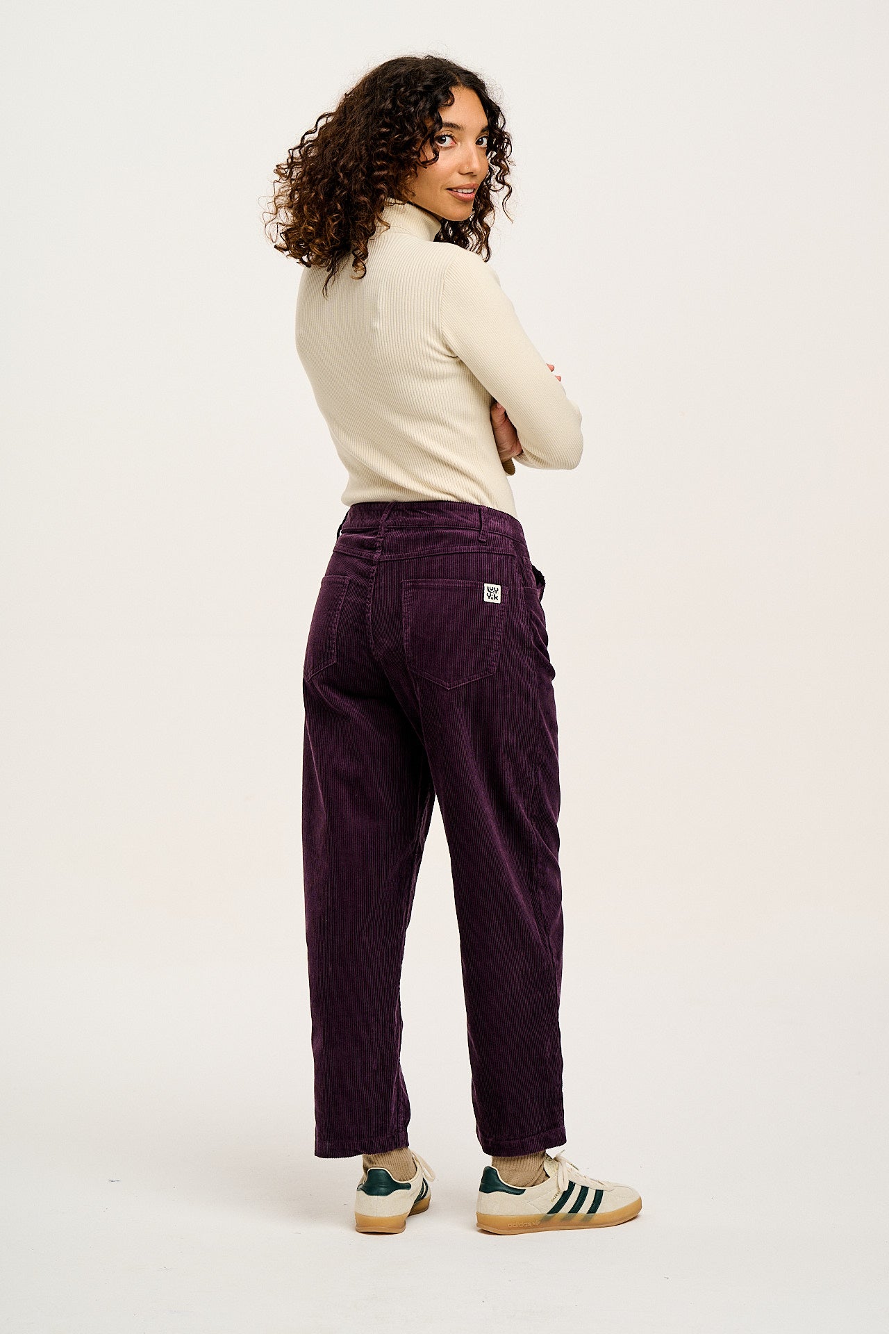 Drew - Cropped Straight Leg Corduroy Trousers in Plum Perfect