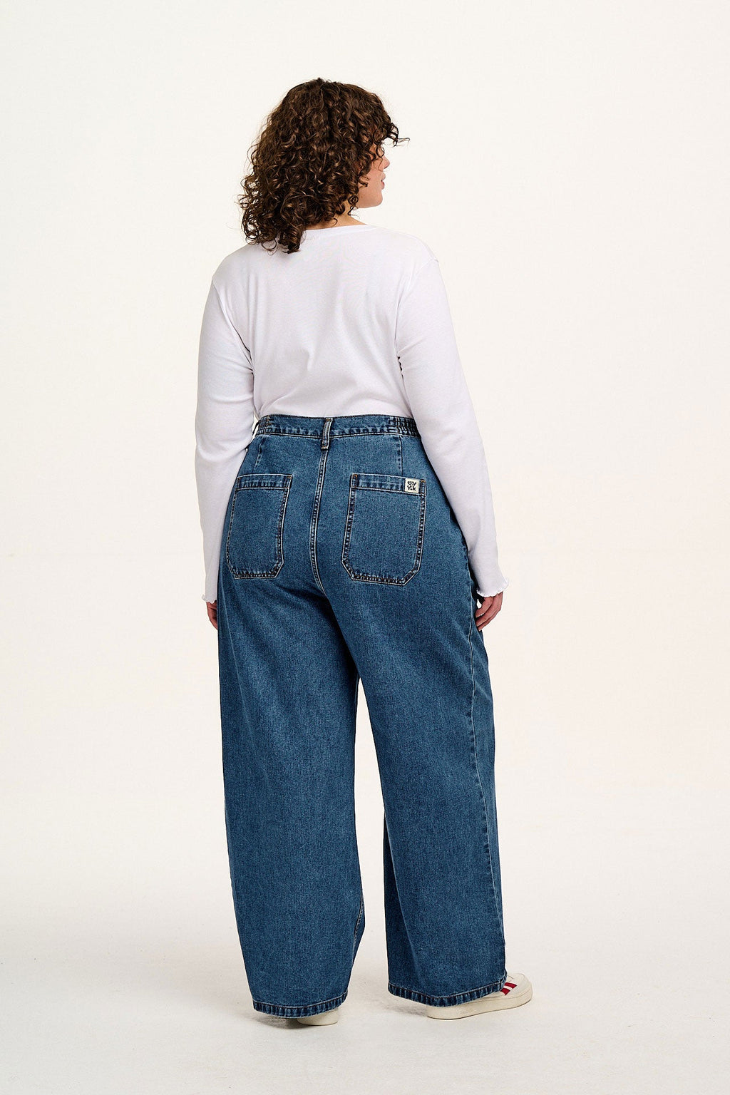 Cole - Wide Leg Denim Jeans in Mid Wash Blue