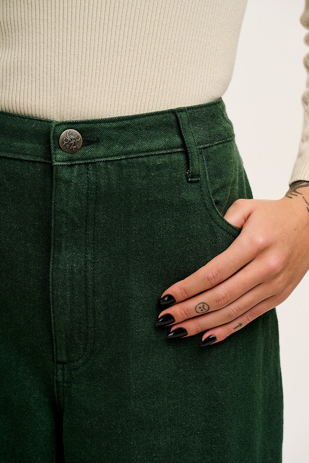 Drew - Cropped Straight Leg Denim Jeans in Posy Green