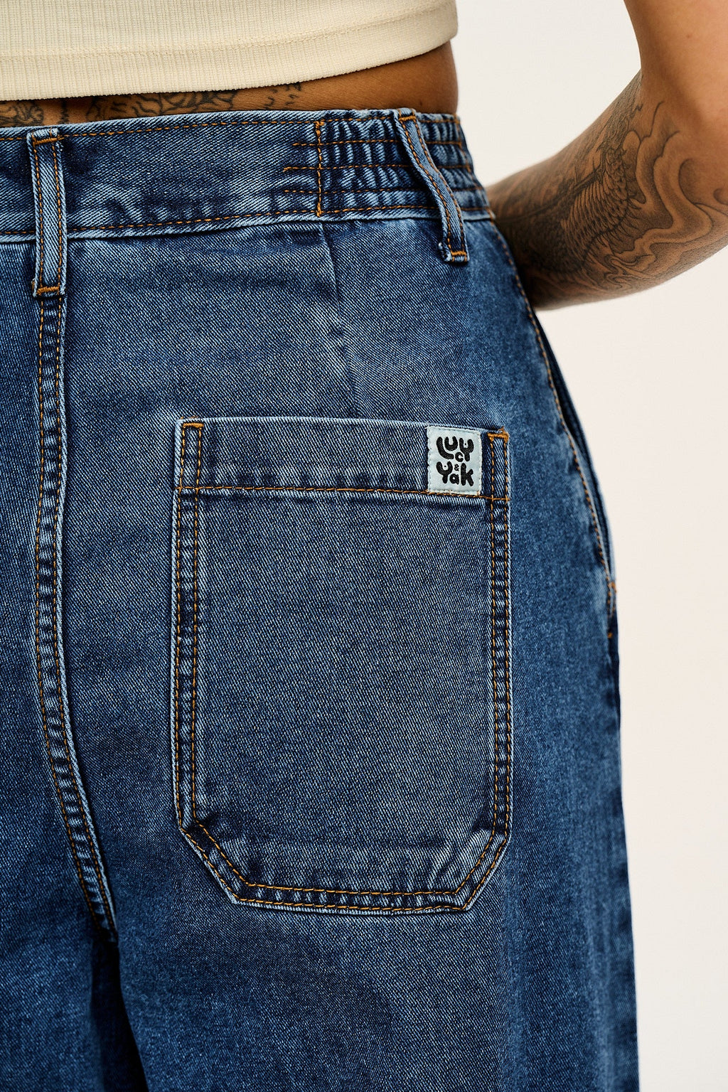 Cole - Wide Leg Denim Jeans in Mid Wash Blue