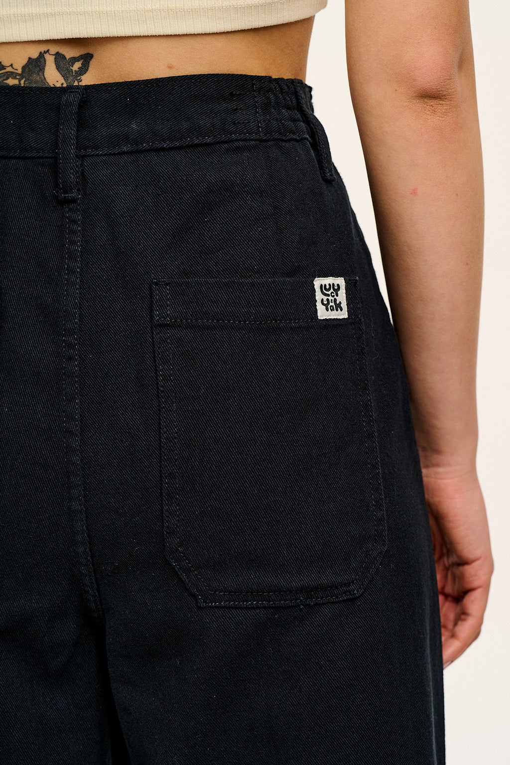 Cole - Wide Leg Denim Jeans in Black