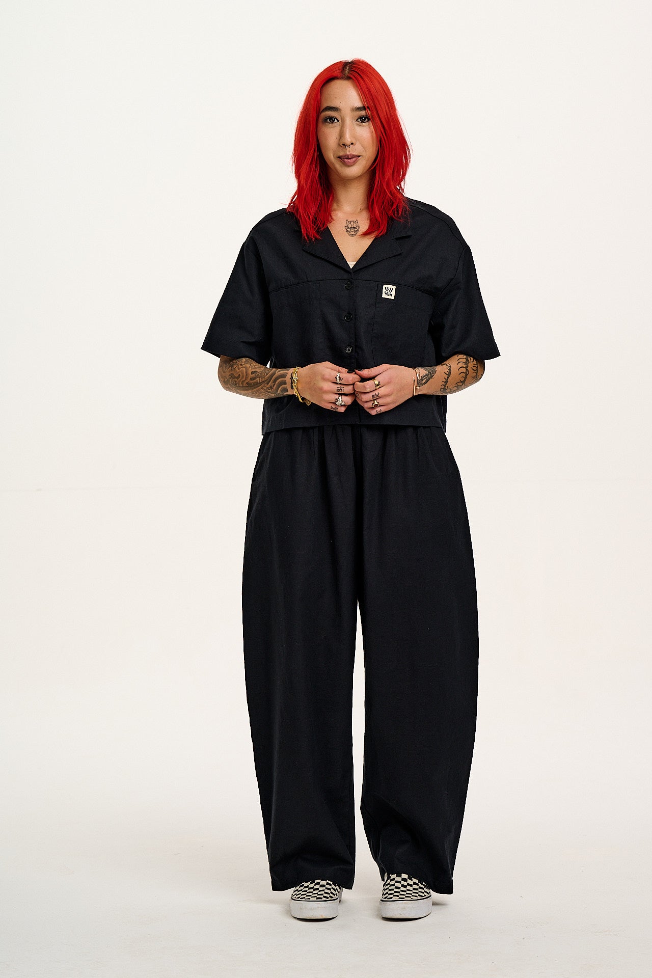 Freddie - Barrel Leg Cotton & Linen Trousers in Black