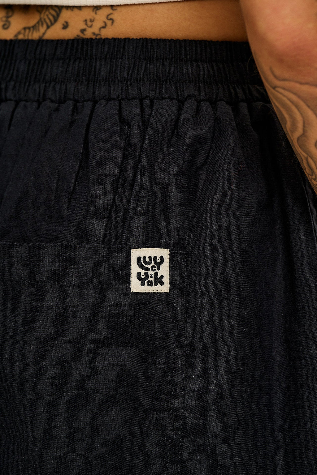 Freddie - Barrel Leg Cotton & Linen Trousers in Black