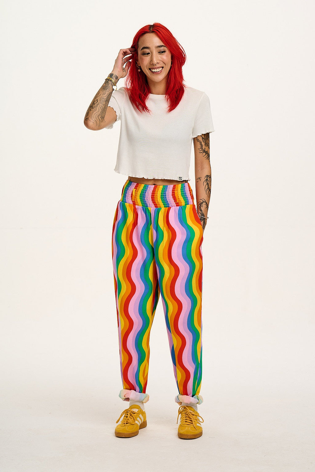Alexa - Cotton Trousers in Wavy Rainbow Print