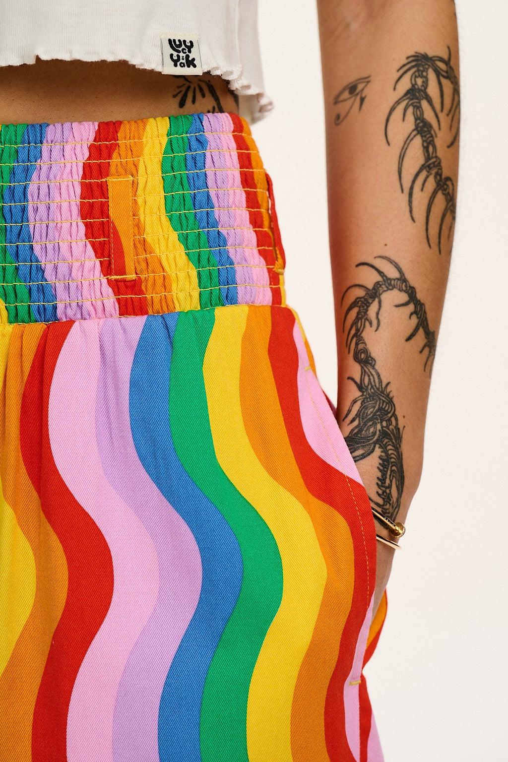 Alexa - Cotton Trousers in Wavy Rainbow Print