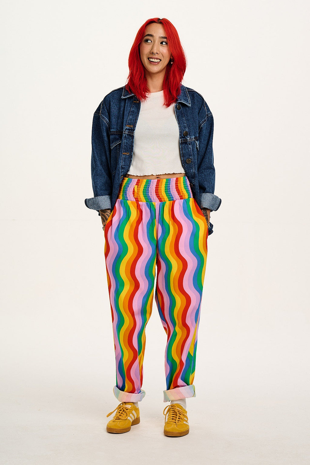 Alexa - Cotton Trousers in Wavy Rainbow Print
