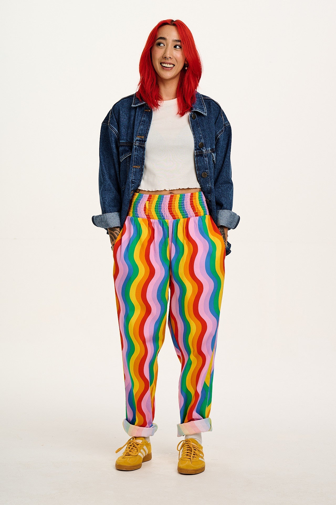 Alexa - Cotton Trousers in Wavy Rainbow Print