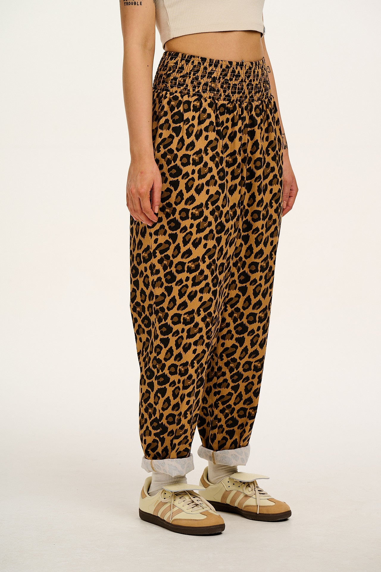 Alexa - Cotton Trousers in Leopard Print