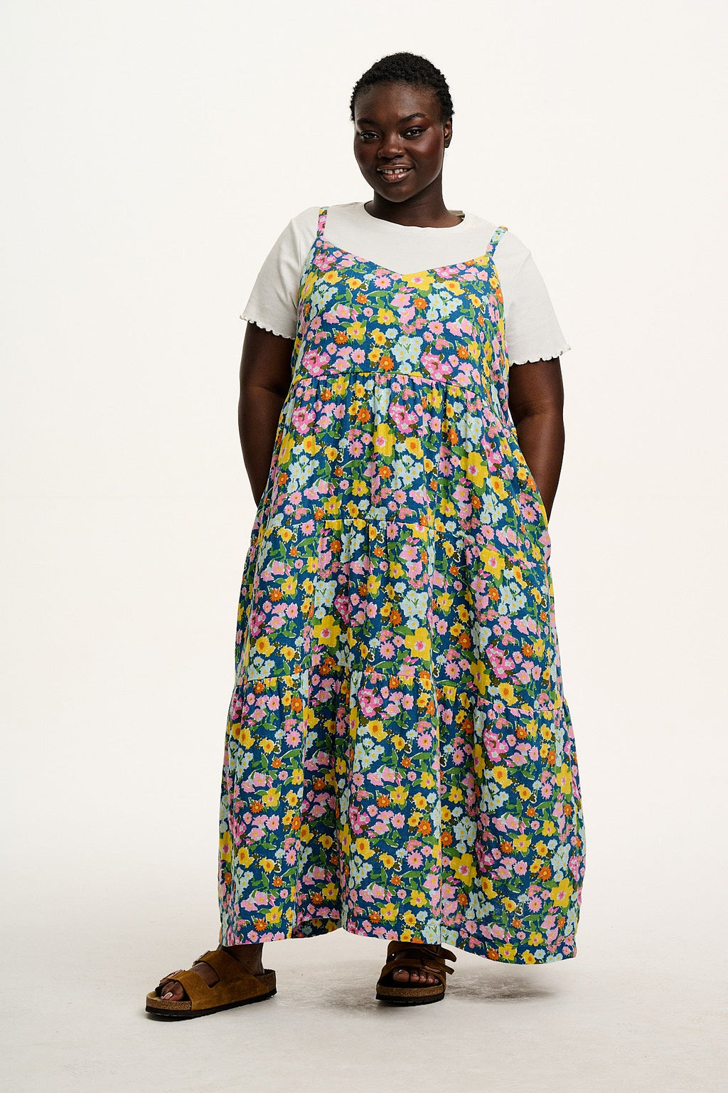 Mable - Maxi Dress in Island Blooms Scribbled Floral Print