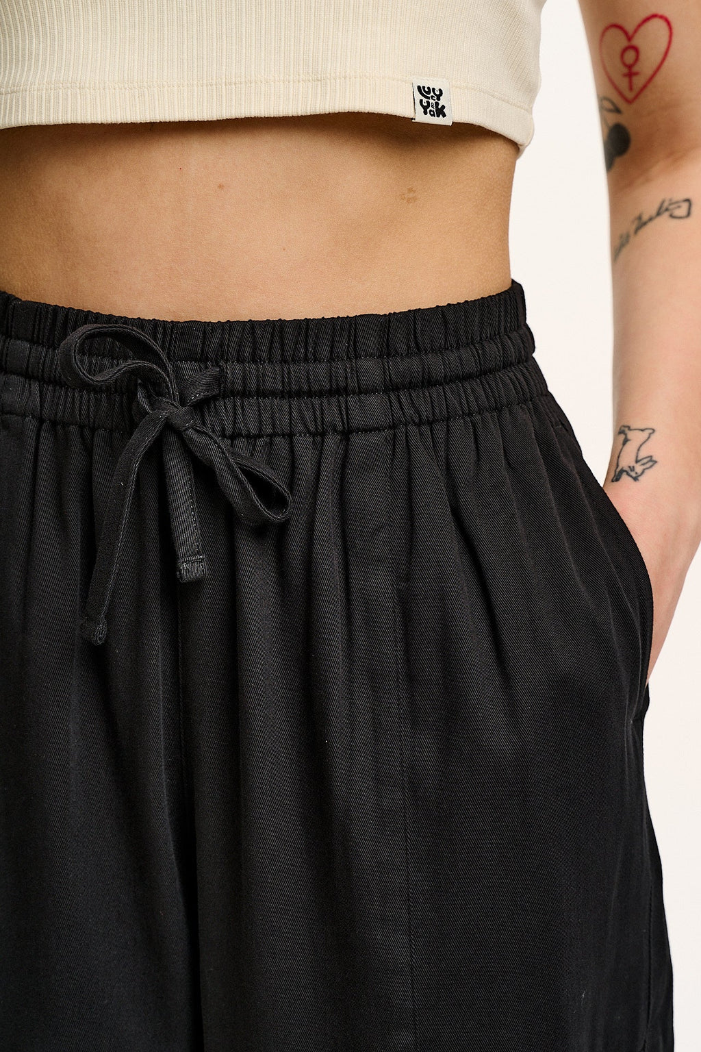 Norris - Cotton Trousers in Black