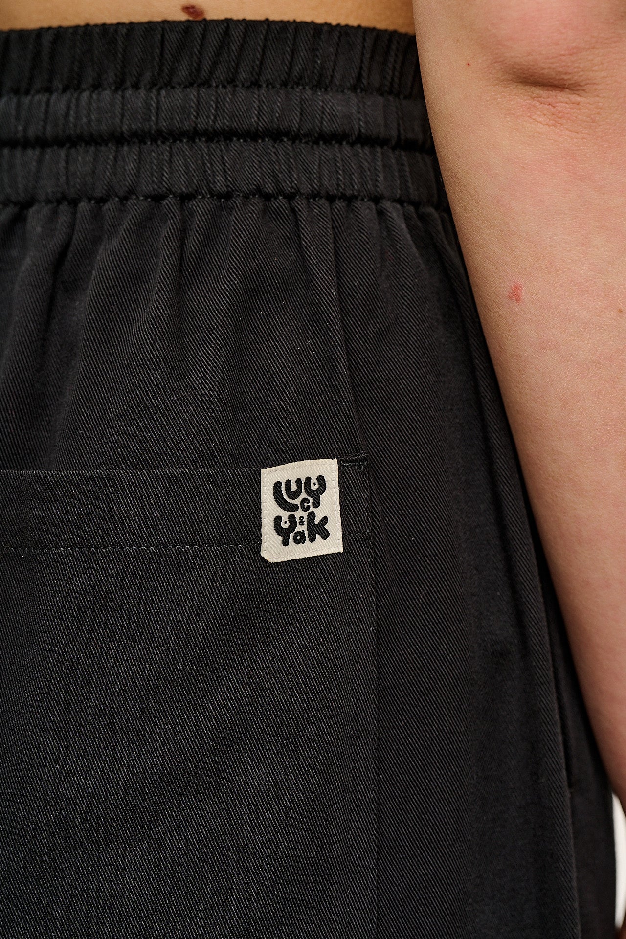 Norris - Cotton Trousers in Black