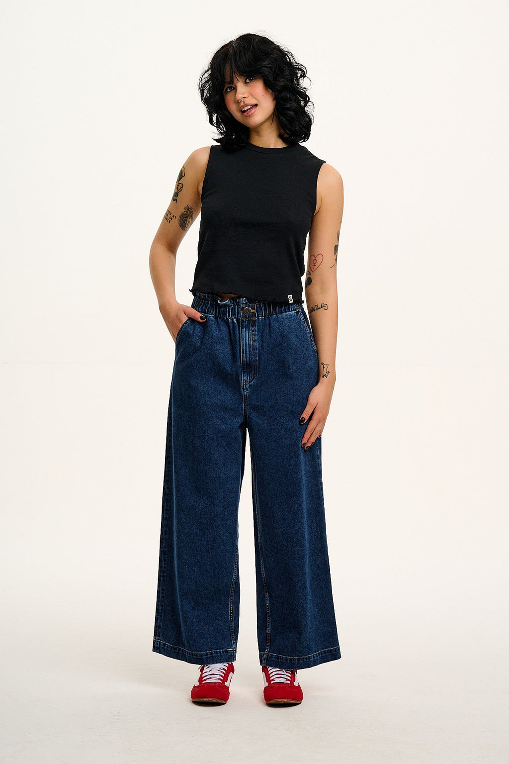 Etta - Sleeveless Cotton Tee in Black