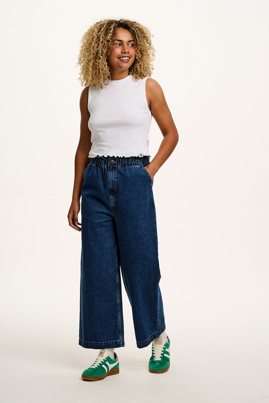 Etta - Sleeveless Cotton Tee in White