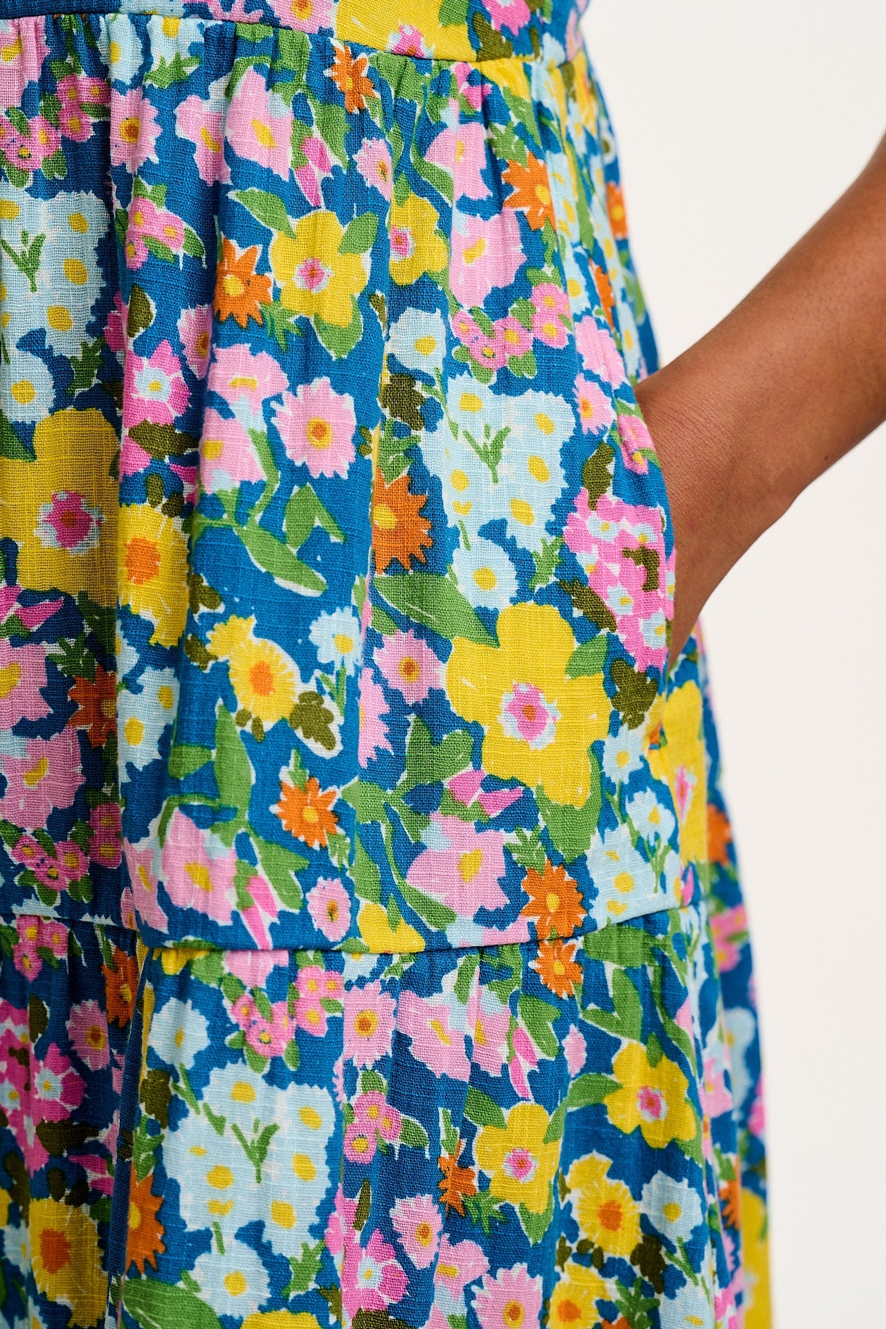 Mable - Maxi Dress in Island Blooms Scribbled Floral Print