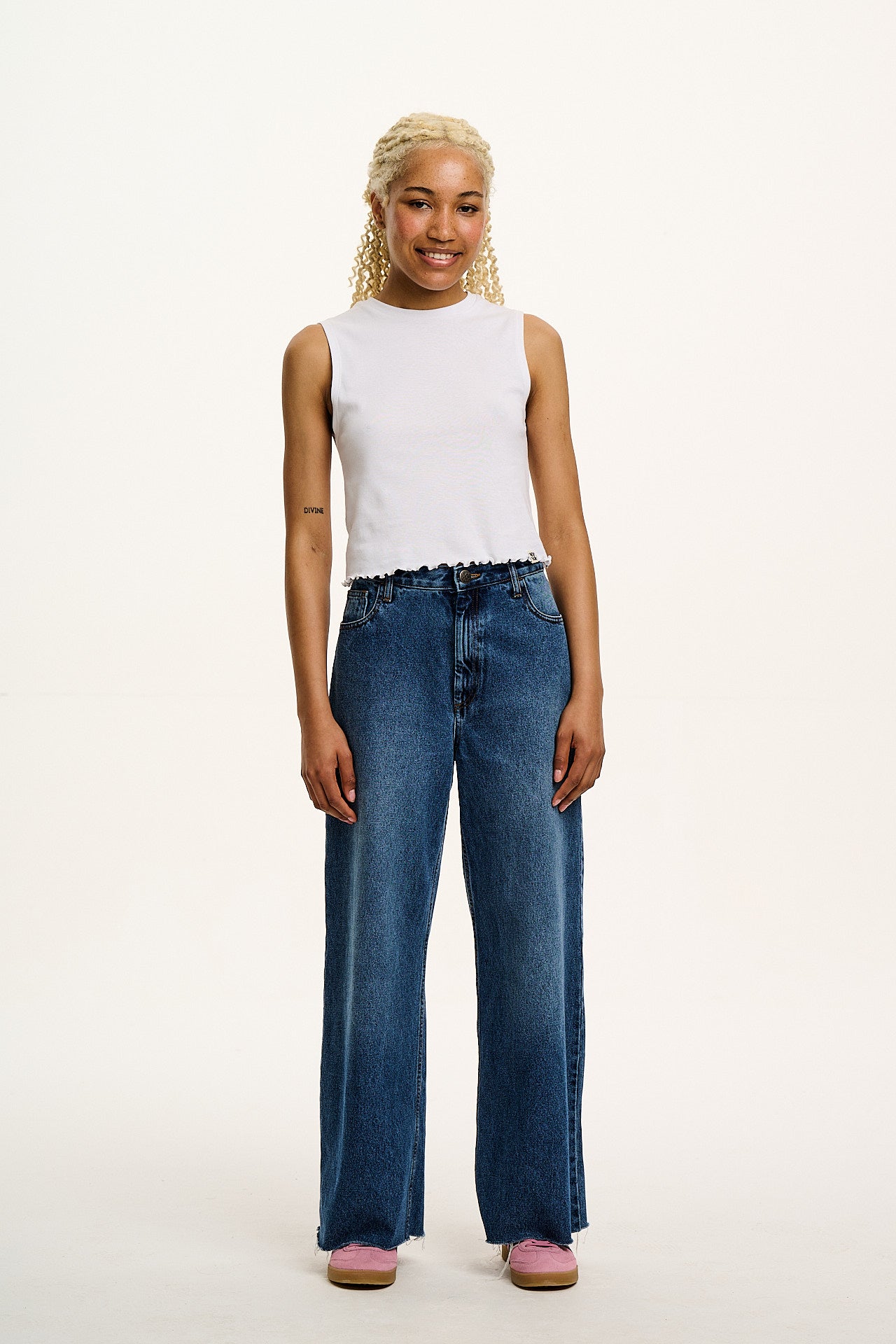 Etta - Sleeveless Cotton Tee in White