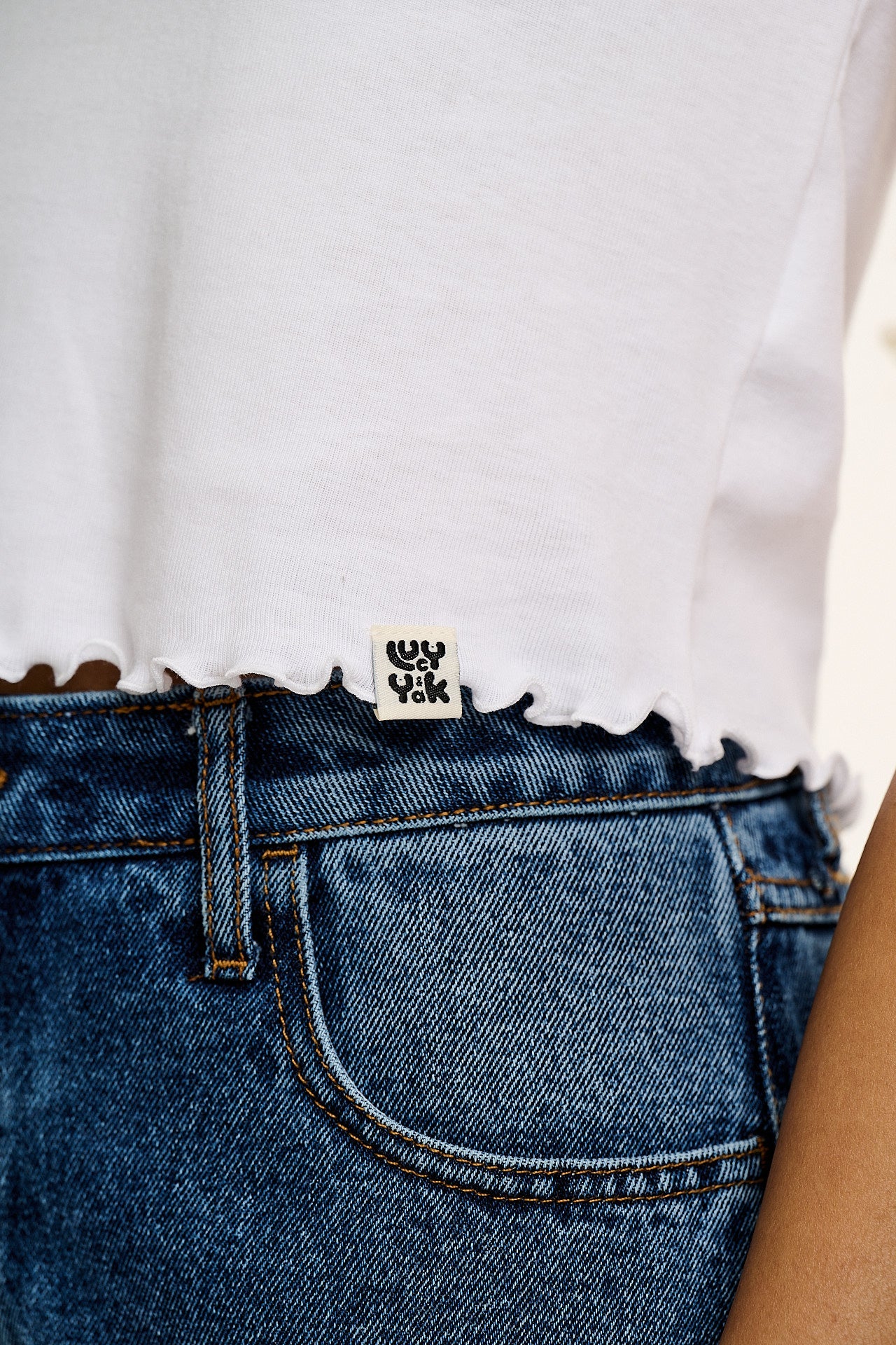 Etta - Sleeveless Cotton Tee in White