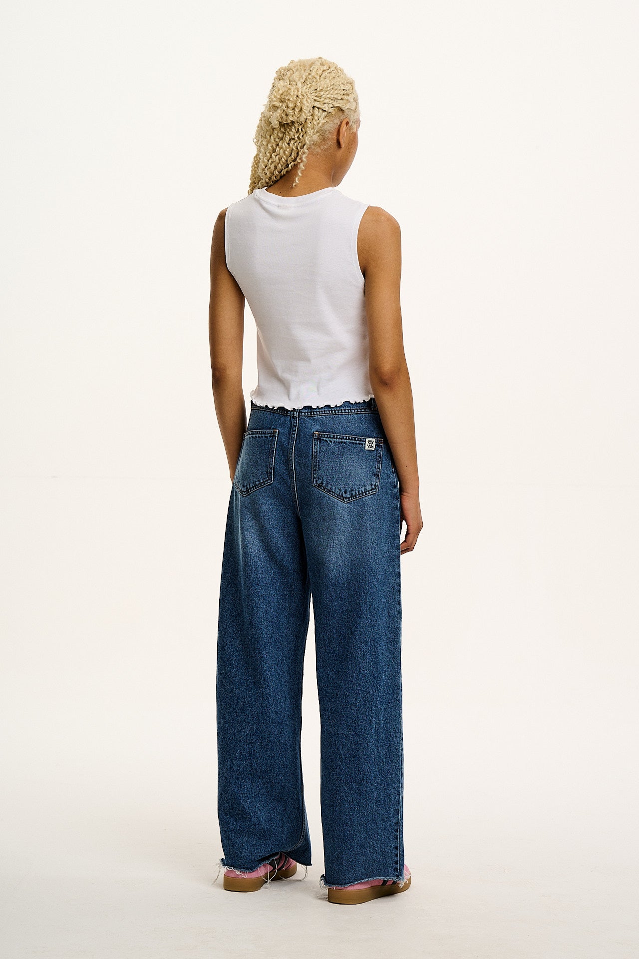 Etta - Sleeveless Cotton Tee in White