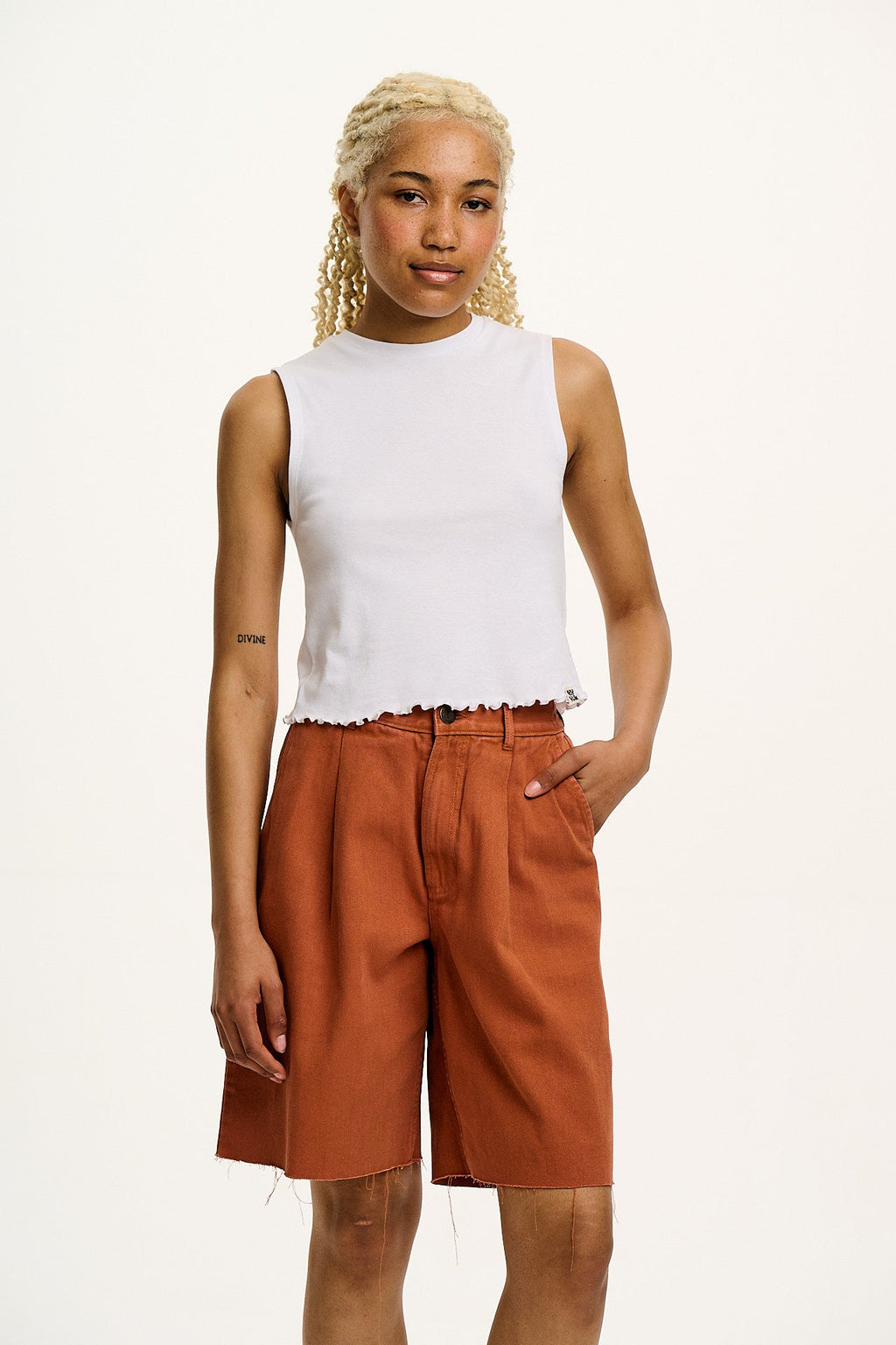 Etta - Sleeveless Cotton Tee in White
