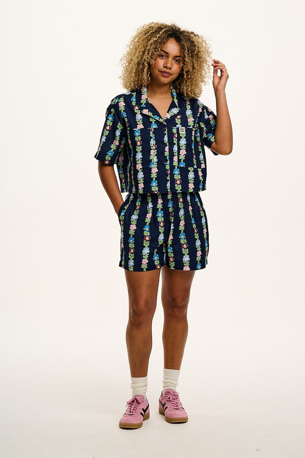 Alfie - Cotton & Linen Shirt in Navy Island Bloom Print