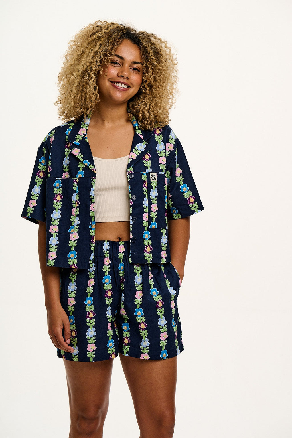 Alfie - Cotton & Linen Shirt in Navy Island Bloom Print