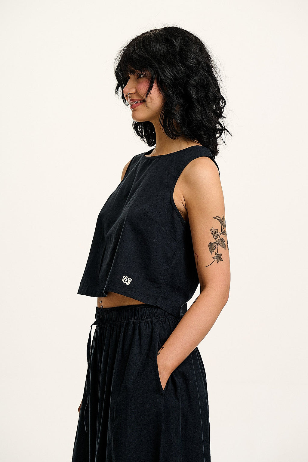 Arden - Cotton & Linen Shell Top in Black