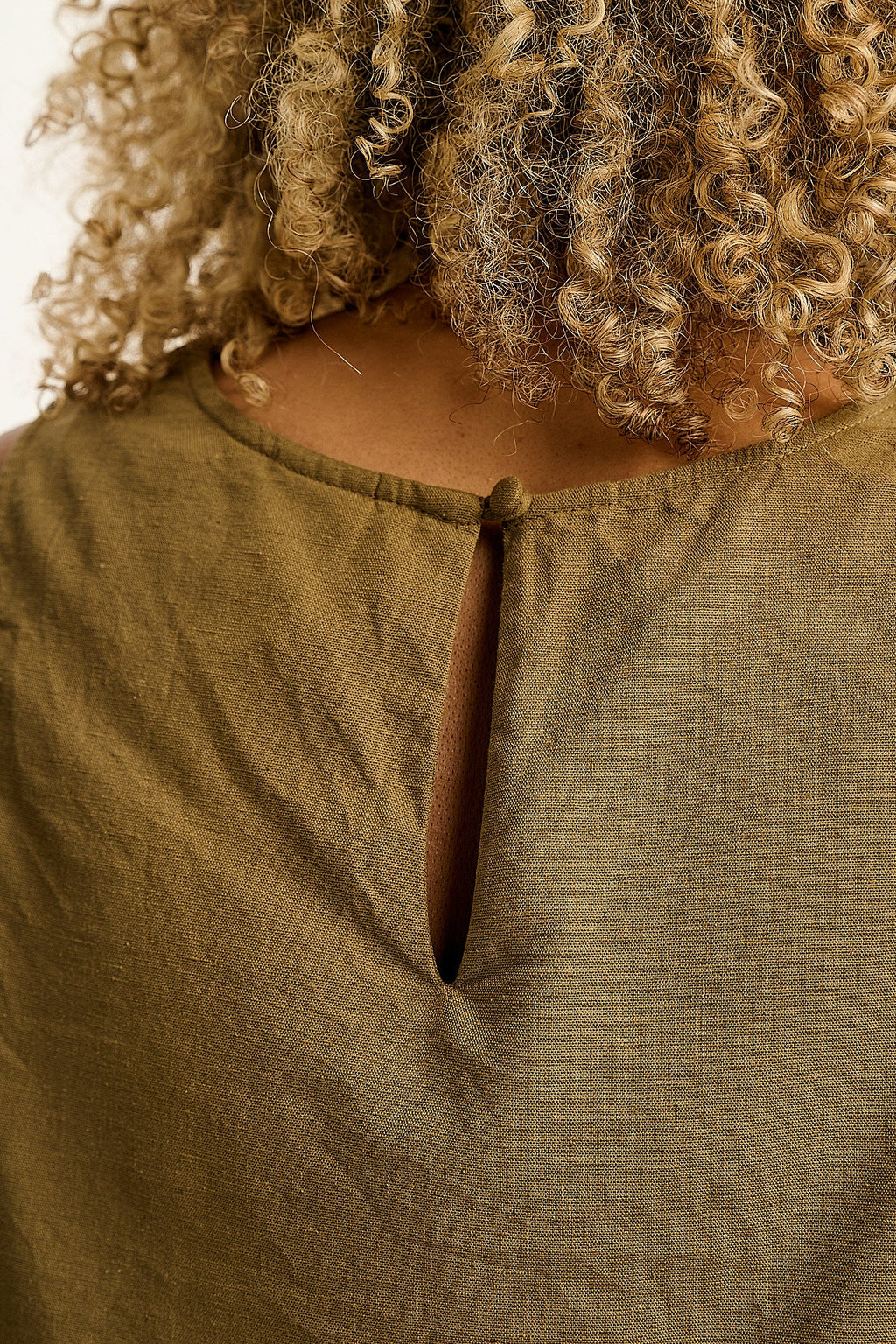 Arden - Cotton & Linen Shell Top in Khaki Green