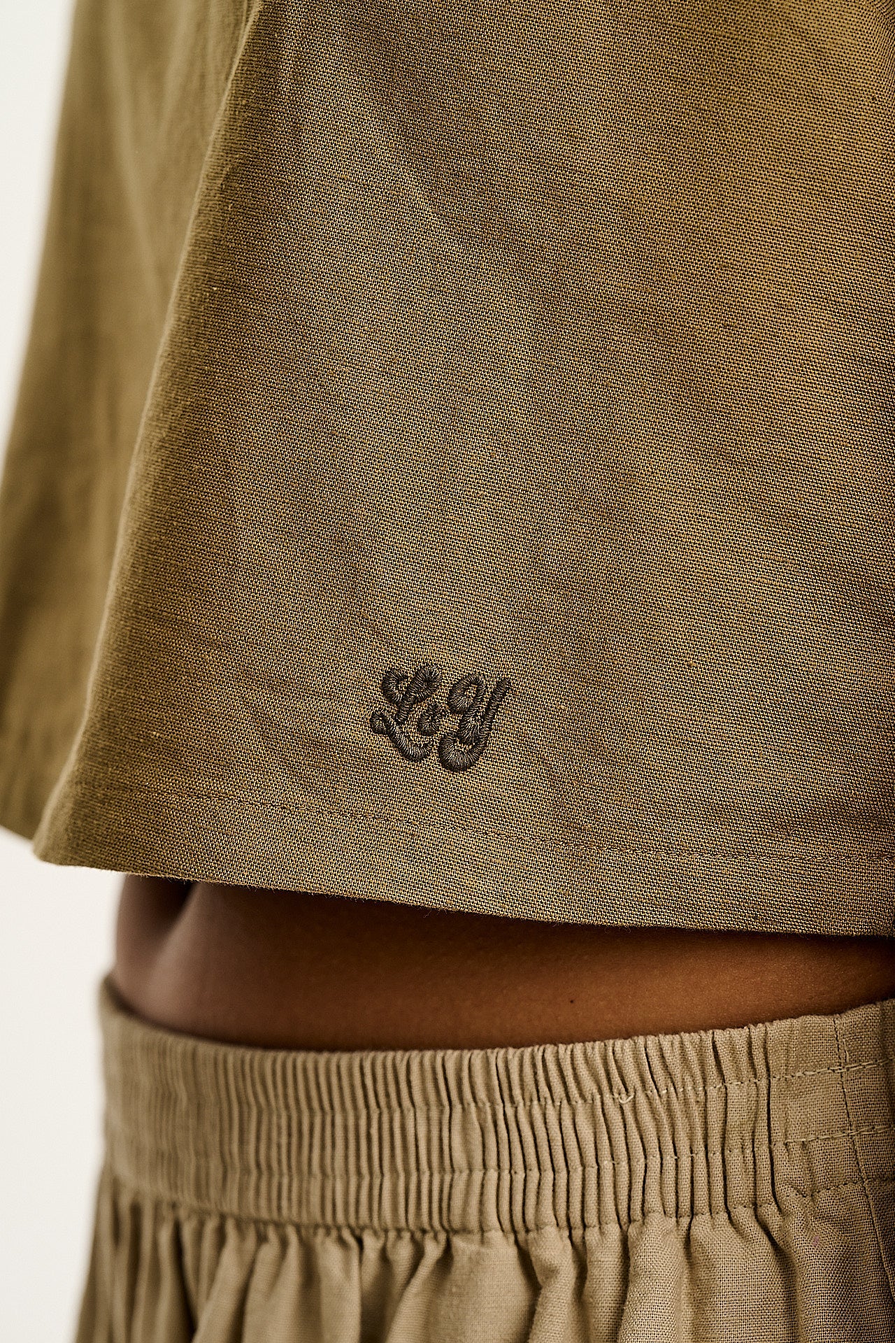 Arden - Cotton & Linen Shell Top in Khaki Green