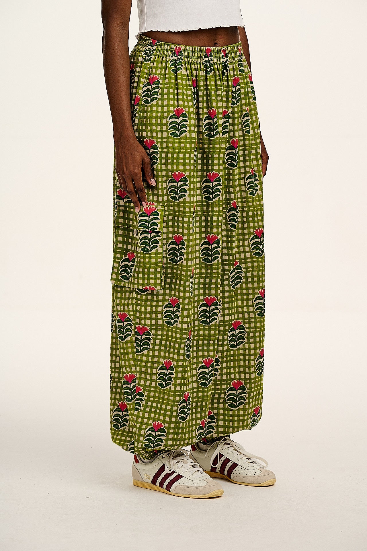 Rumi - Balloon Cotton & Linen Trousers in Blooming Green Checkerboard