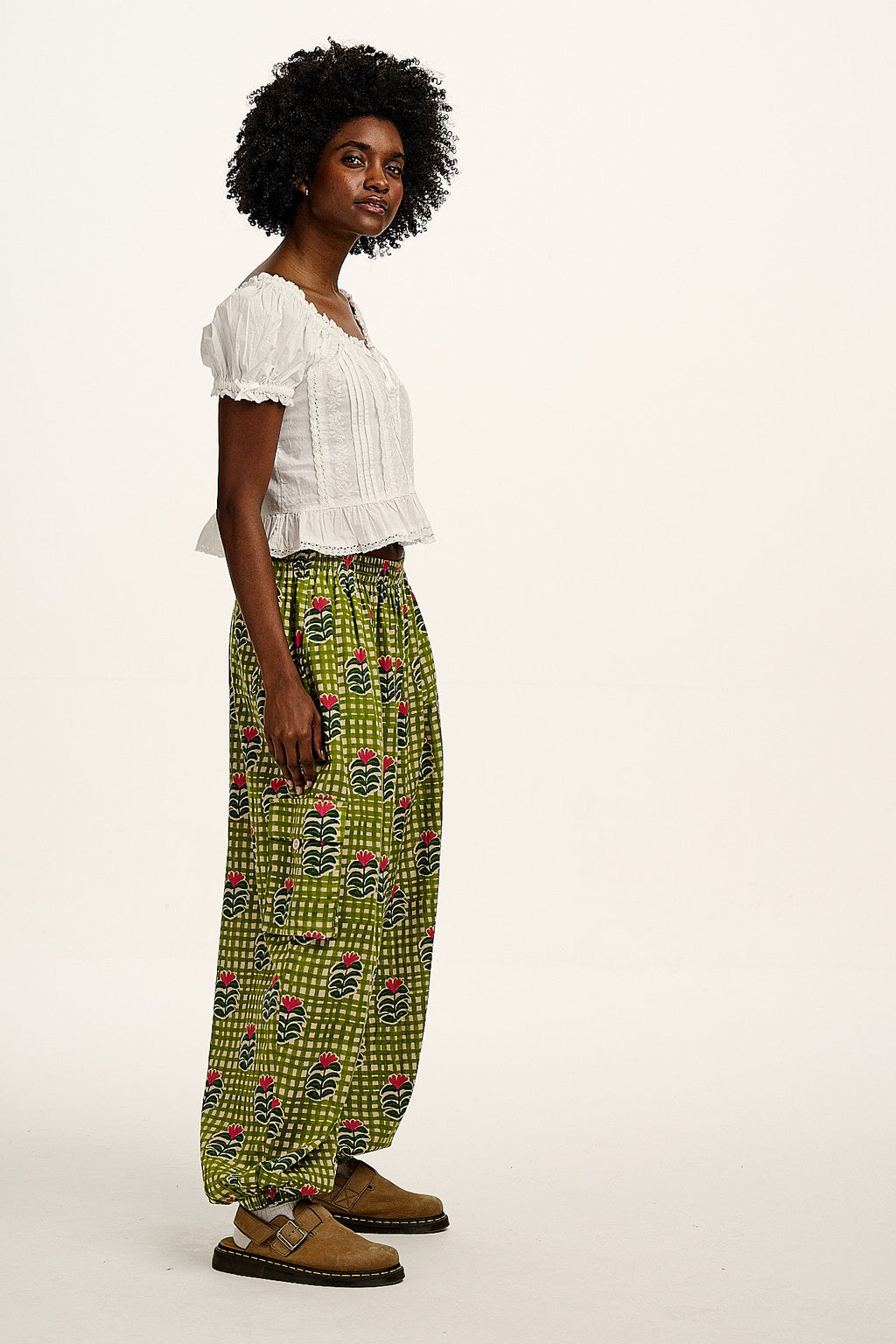 Rumi - Balloon Cotton & Linen Trousers in Blooming Green Checkerboard