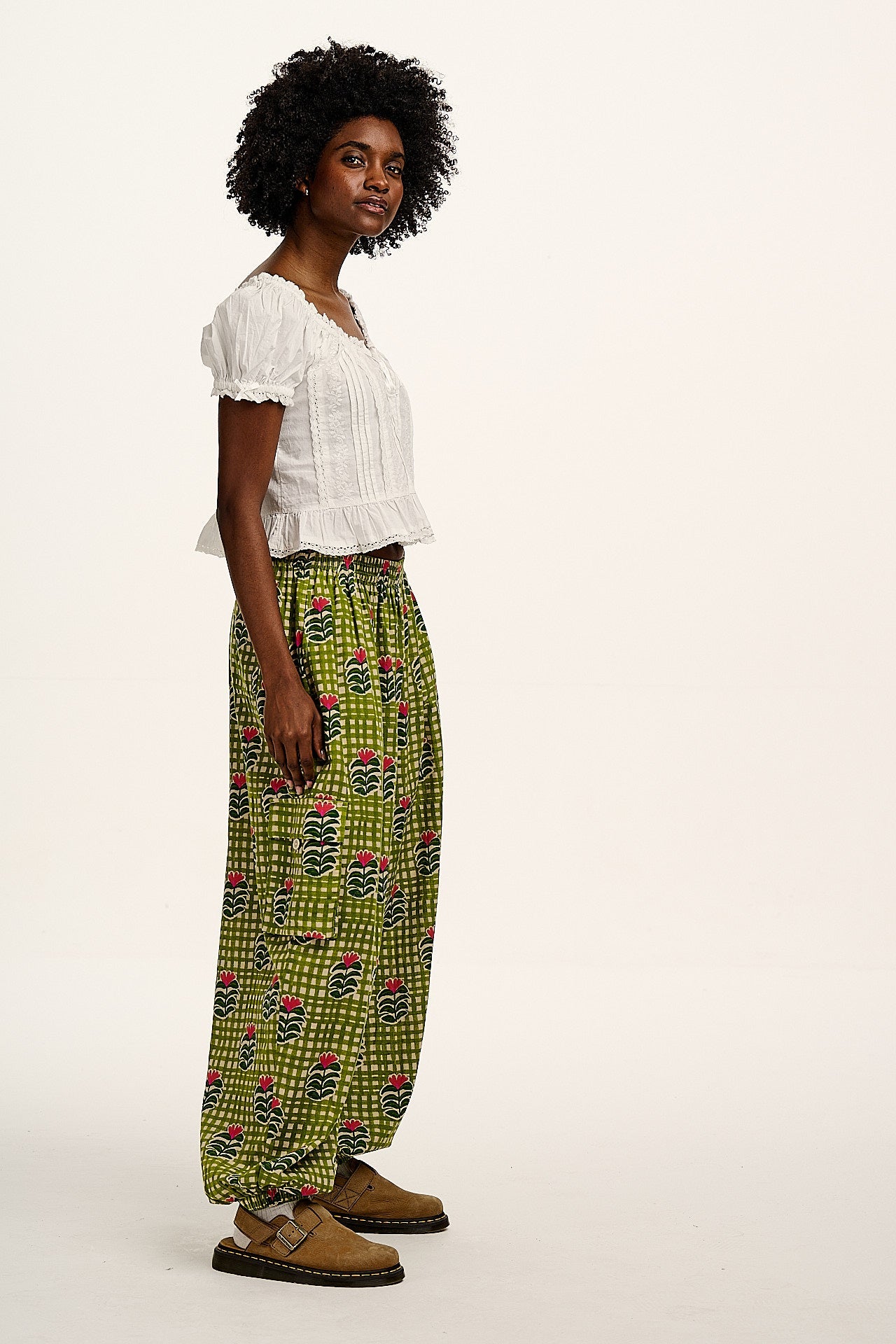 Rumi - Balloon Cotton & Linen Trousers in Blooming Green Checkerboard
