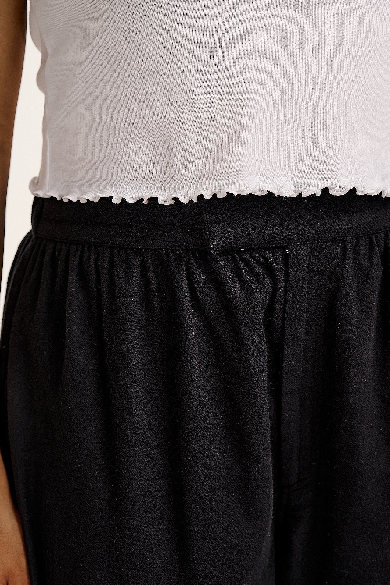 Beau - Barrel Leg Brushed Cotton Trousers in Black