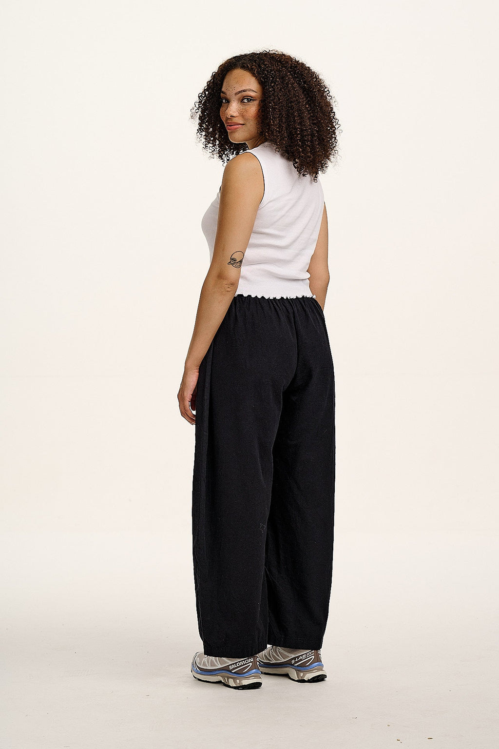 Beau - Barrel Leg Brushed Cotton Trousers in Black