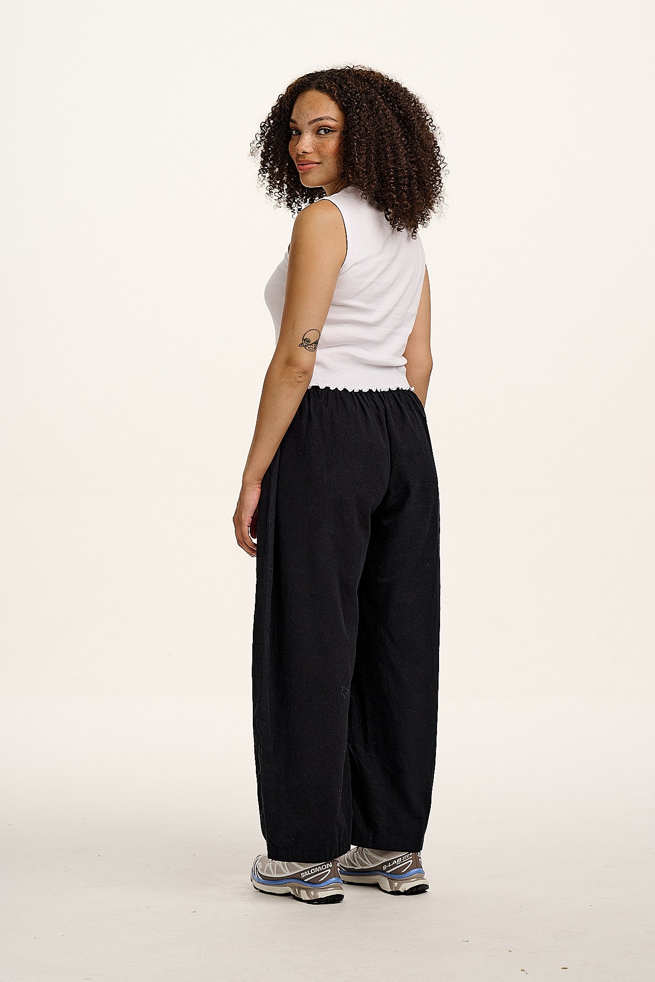 Beau - Barrel Leg Brushed Cotton Trousers in Black