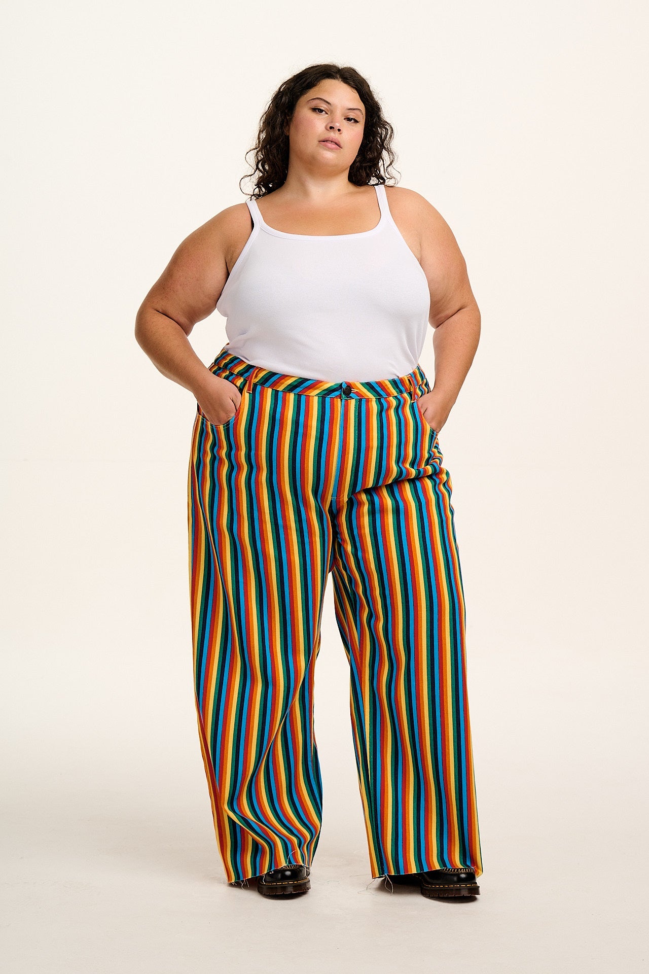 Carter - High Waisted Jeans in Rainbow Print