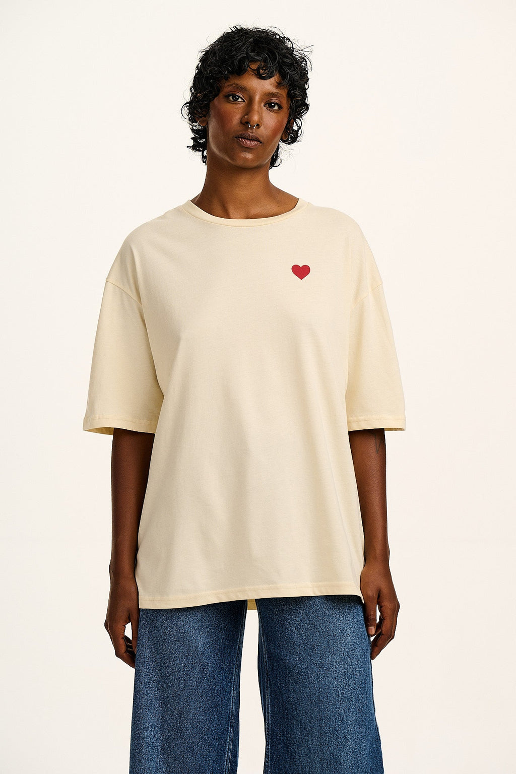 Benny - Organic Cotton Tee in Ecru with Logo Rainbow Stripe Print